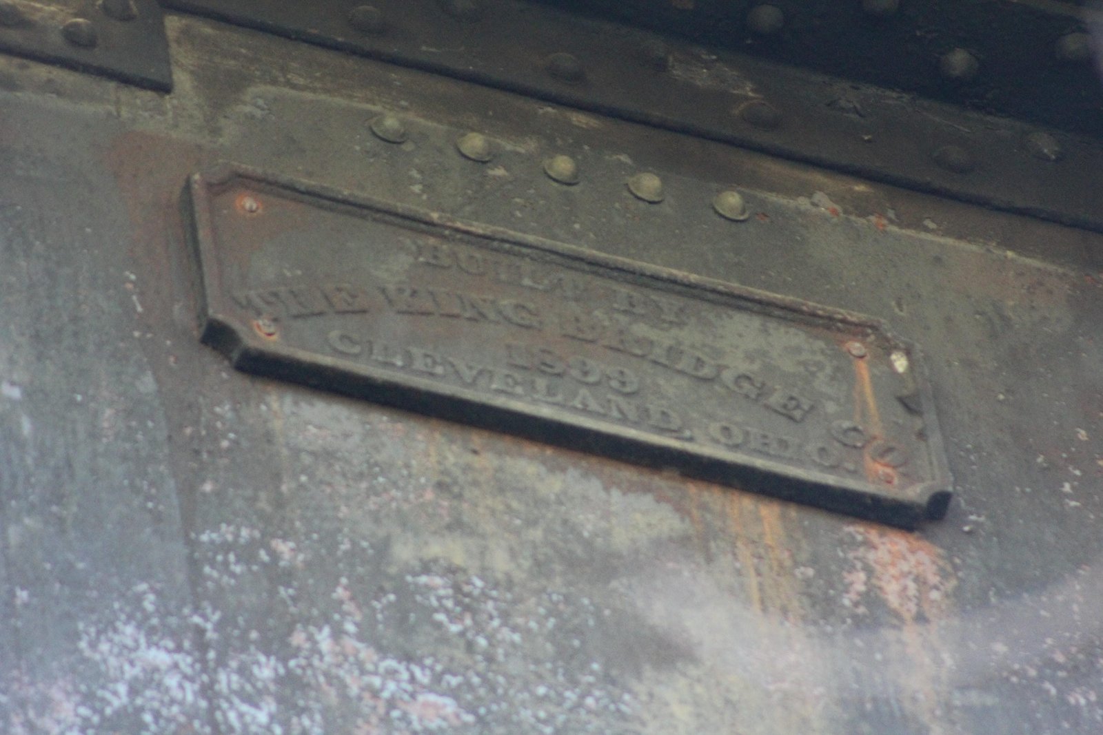 Plaque, approach span